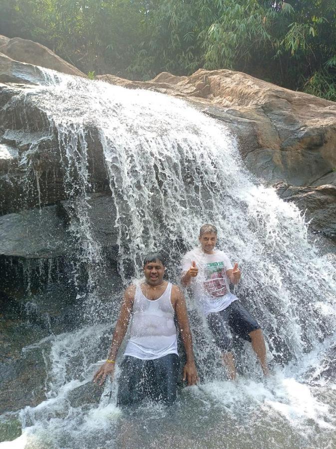 Riverbench Homestay Munnar, Anaviratty Exteriér fotografie